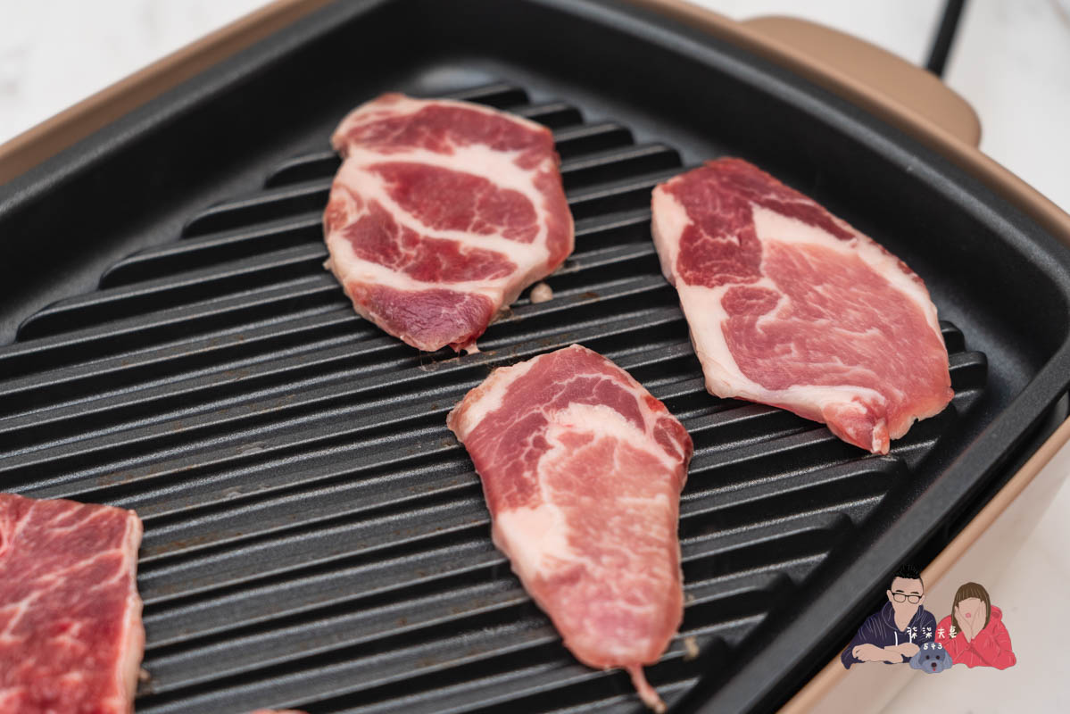 胡同燒肉宅配燒烤組開箱》不到兩千元，中秋烤肉直接把胡同搬回家裡吃！