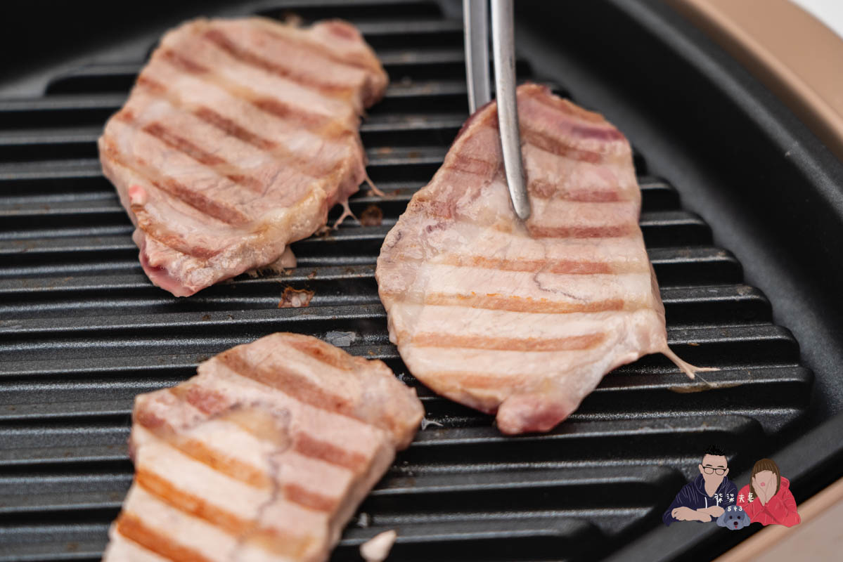 胡同燒肉宅配燒烤組開箱》不到兩千元，中秋烤肉直接把胡同搬回家裡吃！