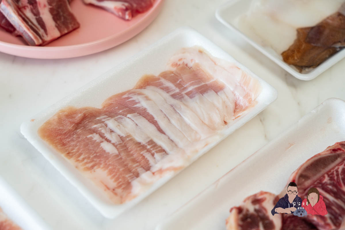 胡同燒肉宅配燒烤組開箱》不到兩千元，中秋烤肉直接把胡同搬回家裡吃！