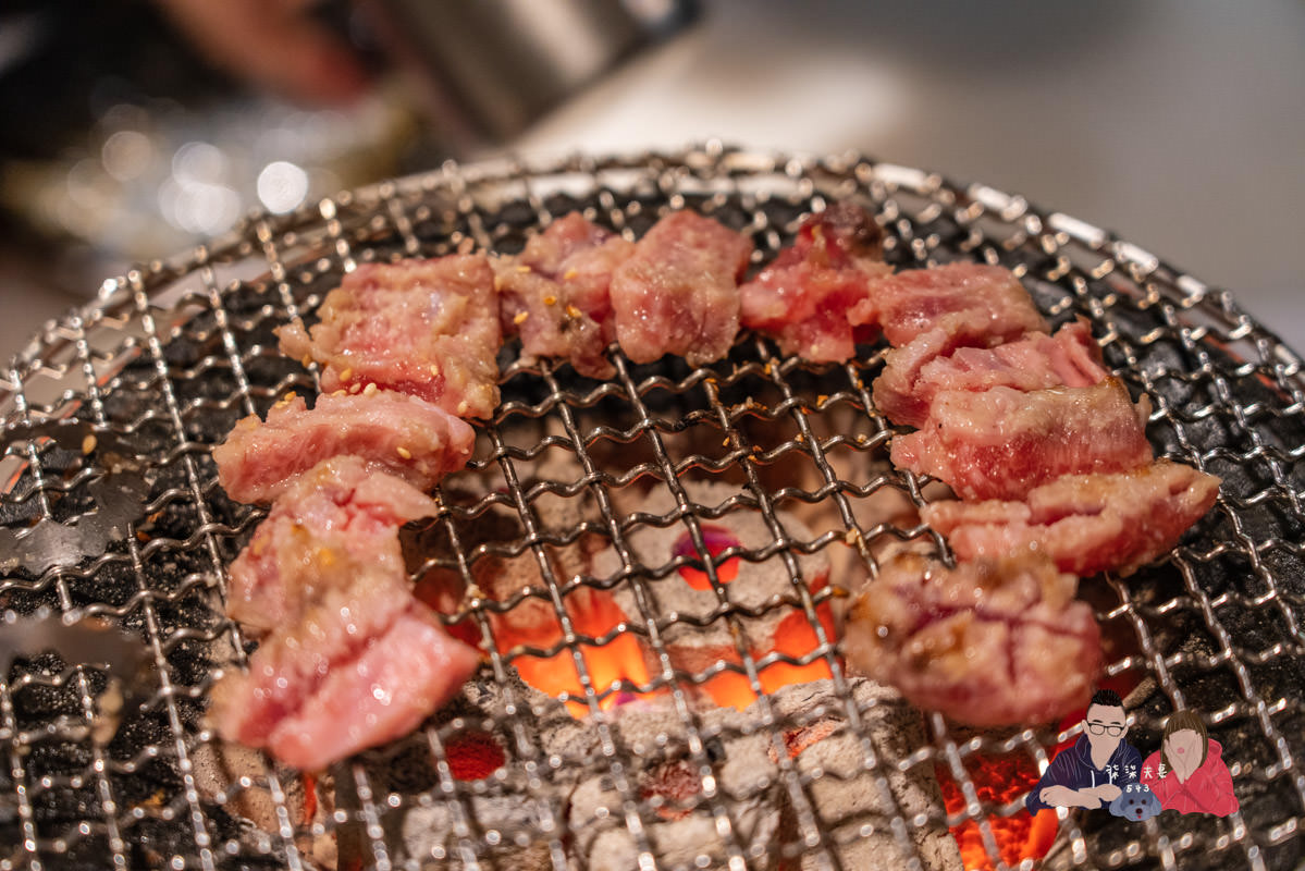 胡同燒肉》我以為價位很高,但想不到價格很平實欸,也是有很多兩三百上下的肉盤! - 第36張圖 胡同燒肉》我以為價位很高,但想不到價格很平實欸,也是有很多兩三百上下的肉盤!