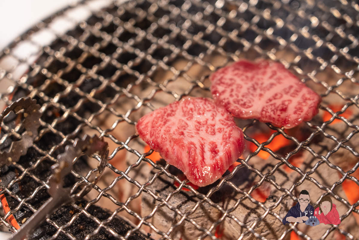胡同燒肉》我以為價位很高,但想不到價格很平實欸,也是有很多兩三百上下的肉盤! - 第41張圖 胡同燒肉》我以為價位很高,但想不到價格很平實欸,也是有很多兩三百上下的肉盤!
