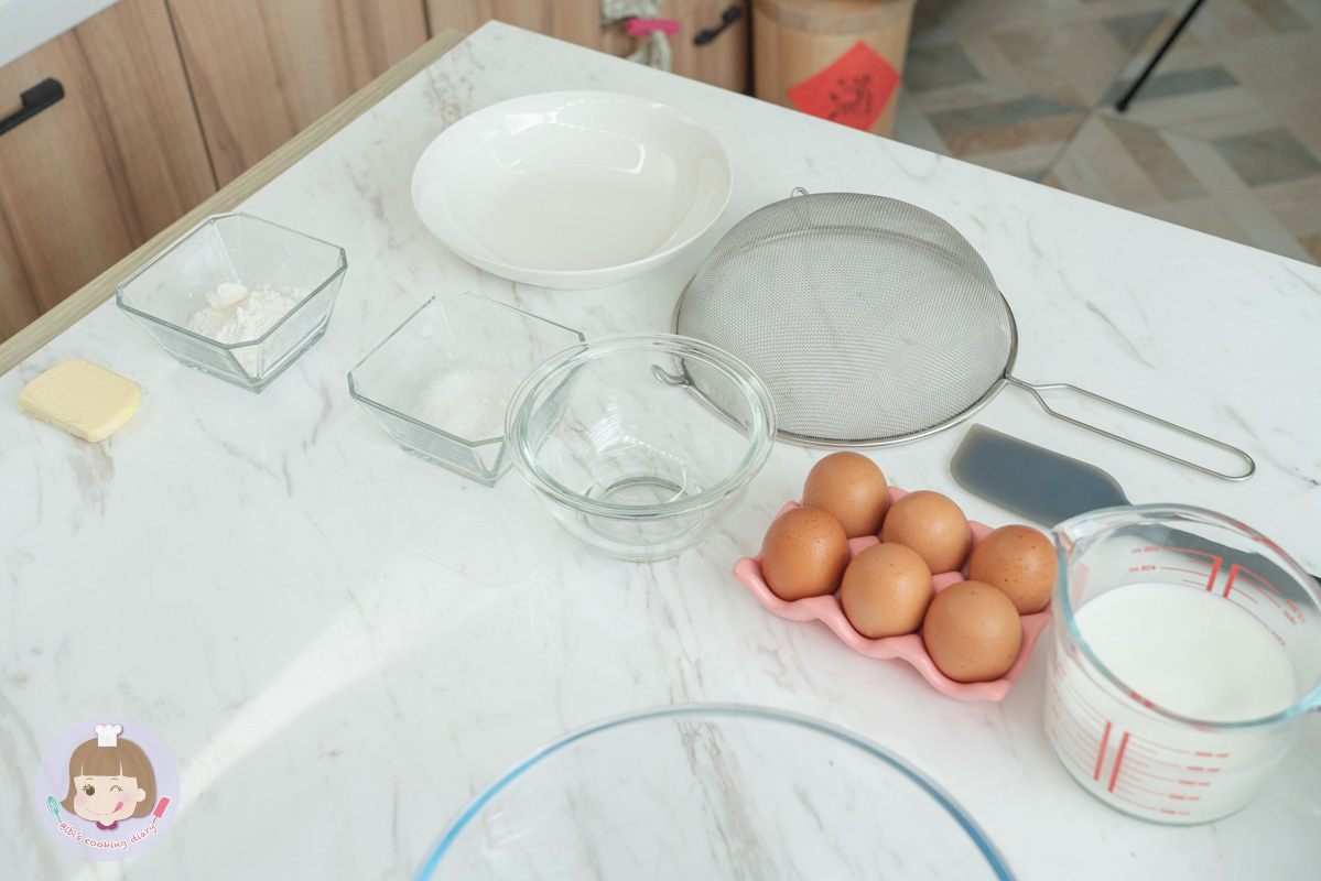 芒果千層蛋糕》免烤箱甜點，卡士達鮮奶油搭配可麗餅皮，超詳細步驟，甜點新手一次就上手！ | Bibi的料理日記