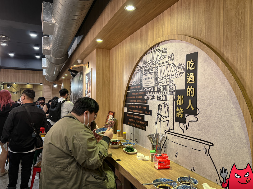 華西街夜市美食推薦》小王煮瓜｜必比登狂推的黑金滷肉飯，瓜仔肉湯一定要點！