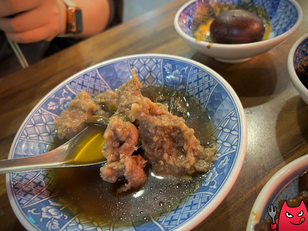 華西街夜市美食推薦》小王煮瓜｜必比登狂推的黑金滷肉飯，瓜仔肉湯一定要點！