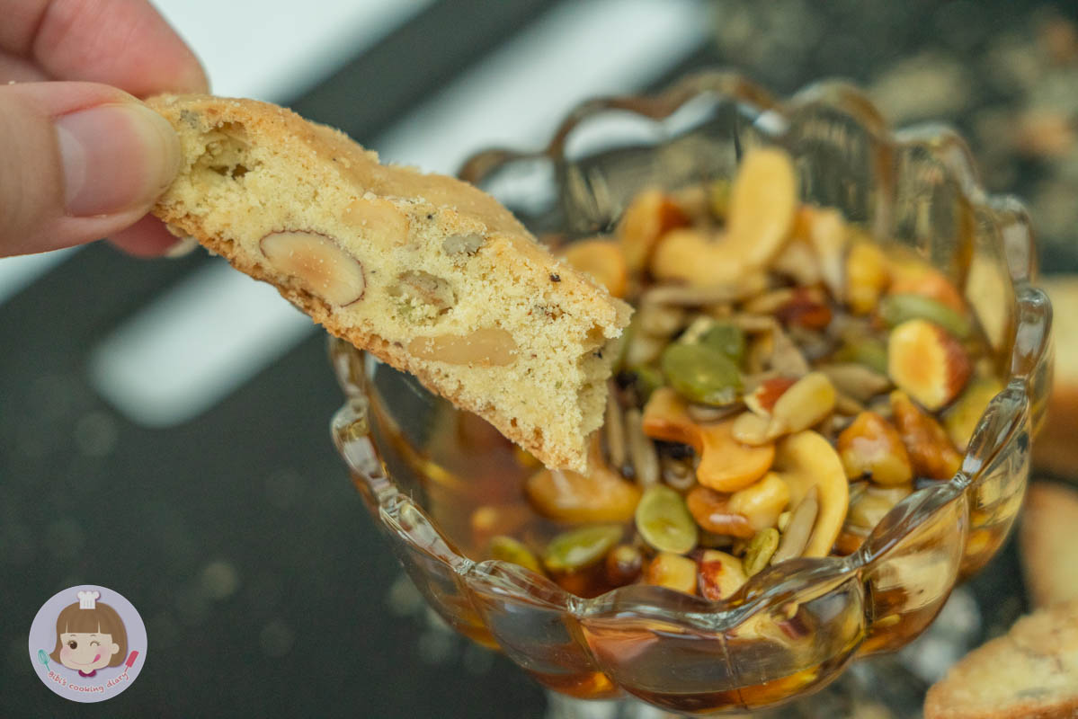 樸實工作室萬用醬推薦》兩款家常鹹醬也能做出不同變化！馬告堅果油醬、 麻油薑黃拌醬