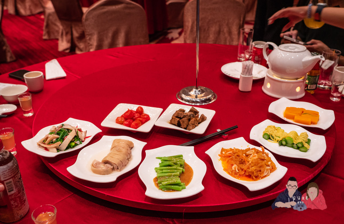 蘭城晶英烤鴨》紅樓中餐廳沒預約別想吃，號稱烤鴨控必訪的名單之一，真的有這麼厲害嗎？