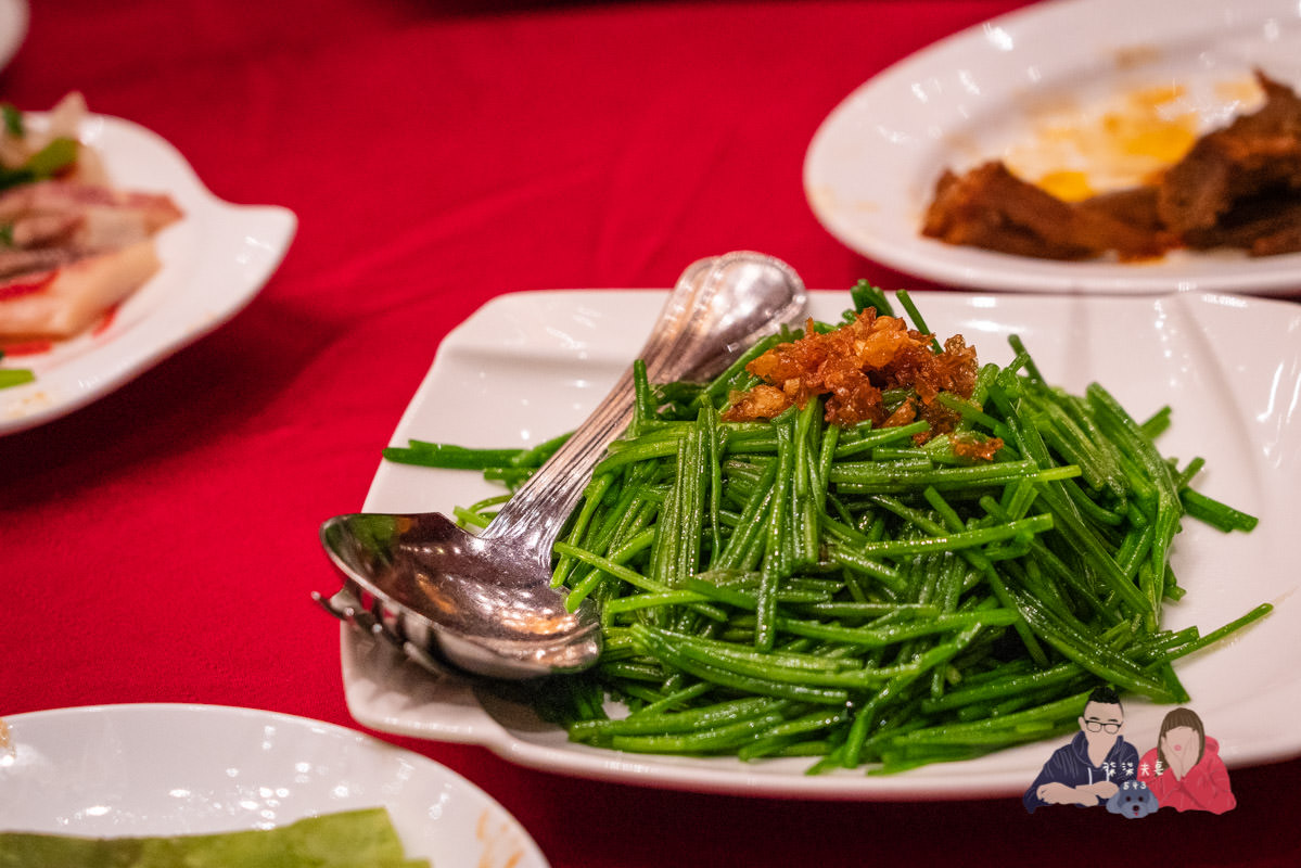 蘭城晶英烤鴨》紅樓中餐廳沒預約別想吃，號稱烤鴨控必訪的名單之一，真的有這麼厲害嗎？