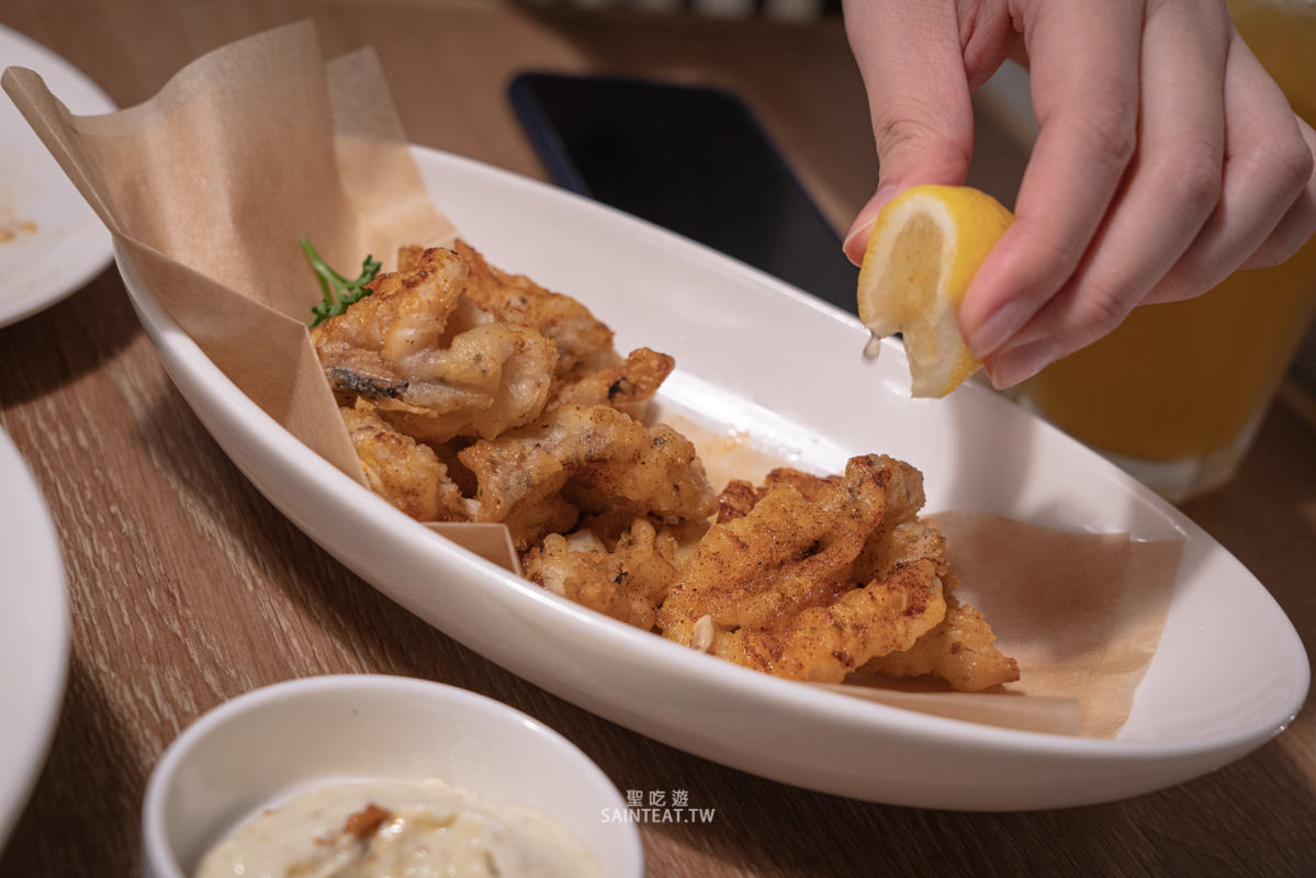 南港CITYLINK美食》貝里尼｜BELLINI必點推薦，香蒜奶酥麵包一定要點，義大利麵也好吃，但披薩略普。