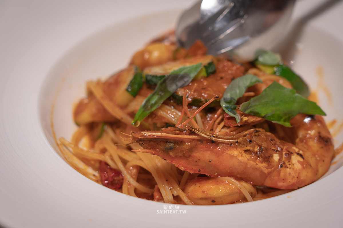 南港CITYLINK美食》貝里尼｜BELLINI必點推薦，香蒜奶酥麵包一定要點，義大利麵也好吃，但披薩略普。