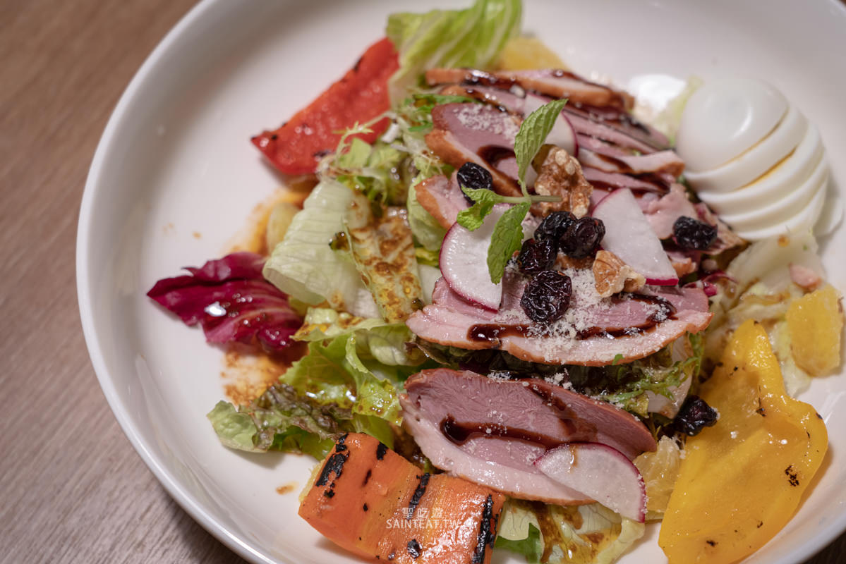 南港CITYLINK美食》貝里尼｜BELLINI必點推薦，香蒜奶酥麵包一定要點，義大利麵也好吃，但披薩略普。