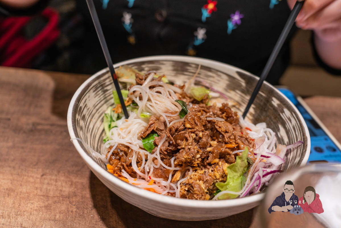 越亮Only Pho You南港citylink店》推薦點火鍋,其他餐點料是不少,但要自己再調味。 - 第18張圖 越亮 Only Pho You南港citylink店-18