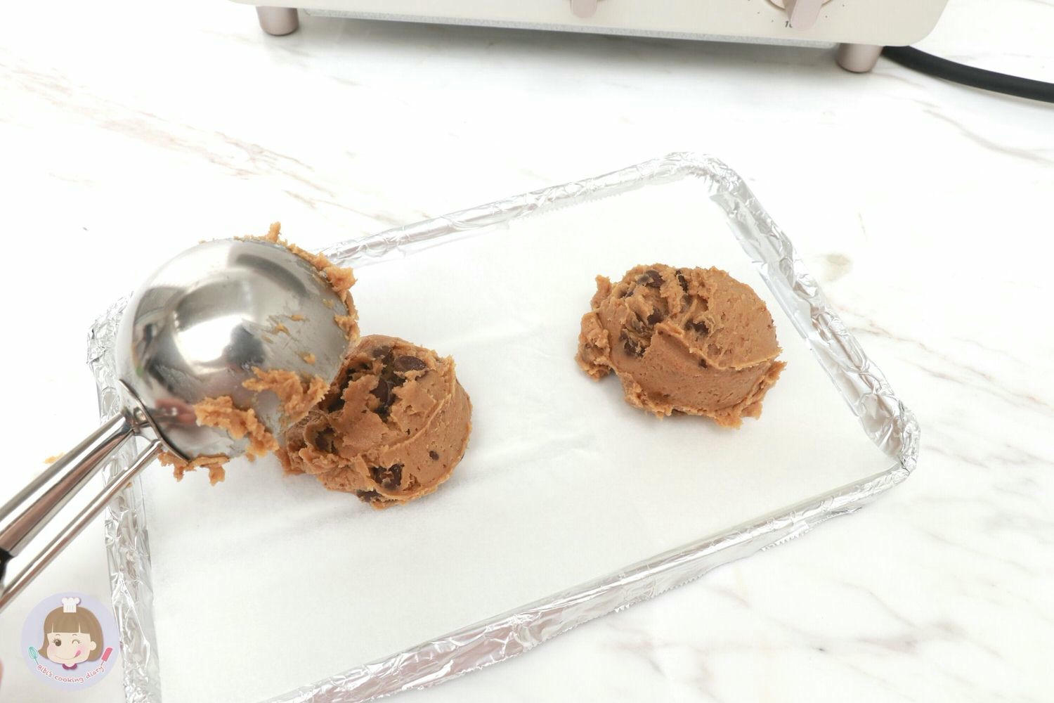 美式軟餅乾食譜》軟餅乾食譜可以搭配巧克力豆、棉花糖、OREO、Lotus、M&M’s.都很適合喔！