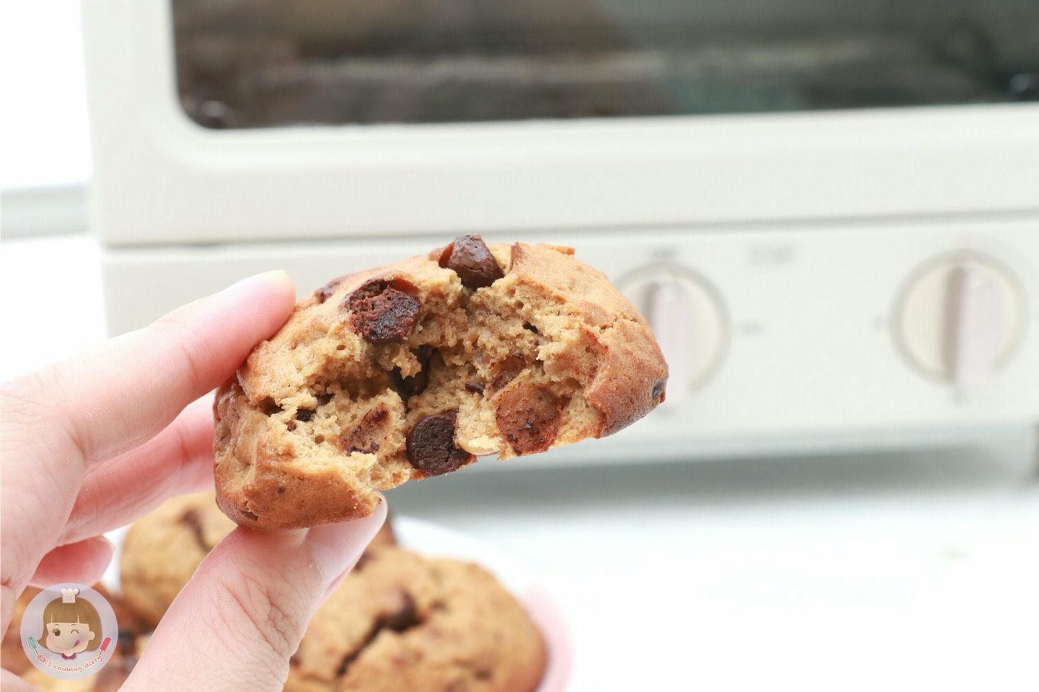 美式軟餅乾食譜》軟餅乾食譜可以搭配巧克力豆、棉花糖、OREO、Lotus、M&M’s.都很適合喔！