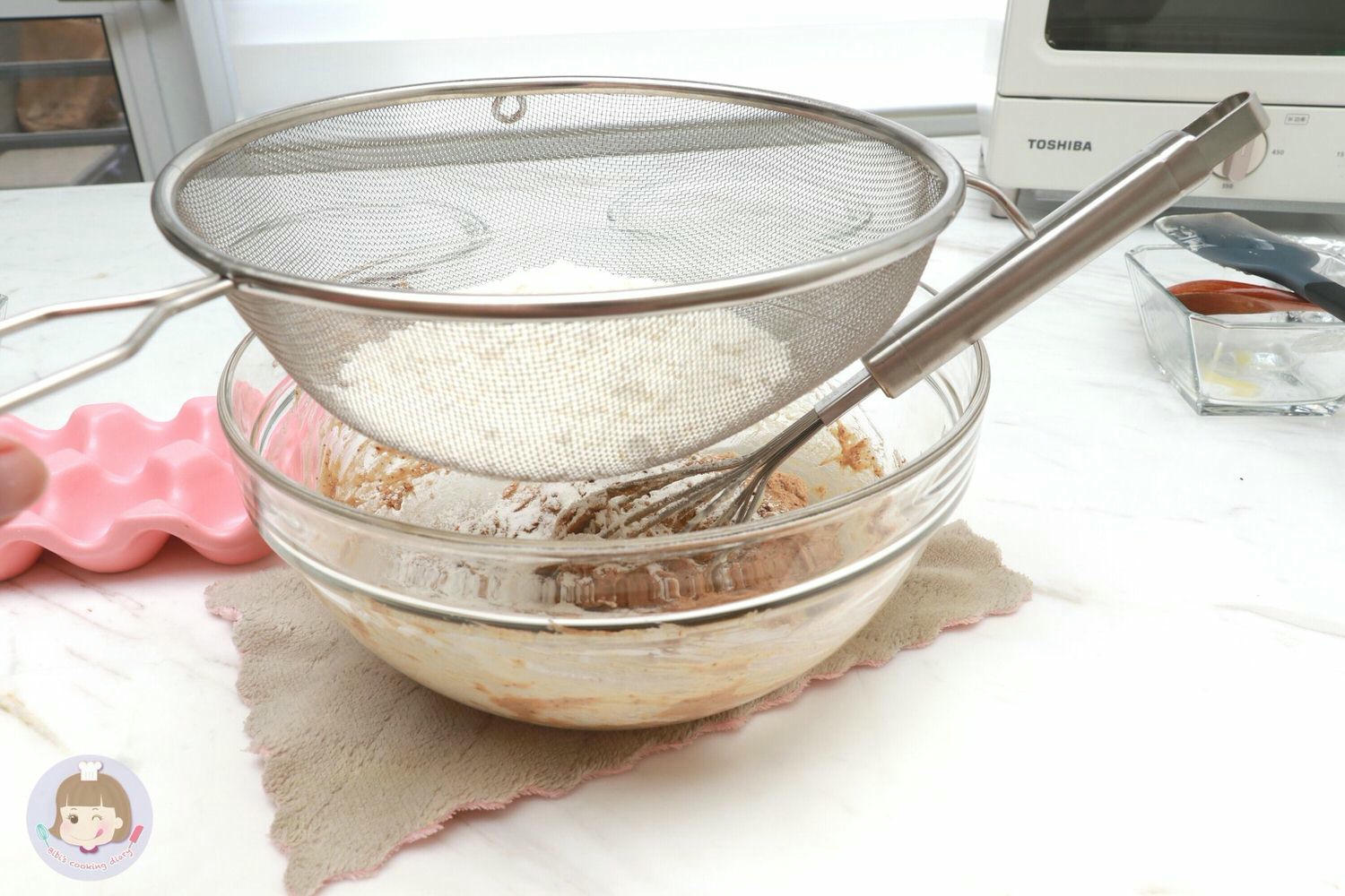 美式軟餅乾食譜》軟餅乾食譜可以搭配巧克力豆、棉花糖、OREO、Lotus、M&M’s.都很適合喔！