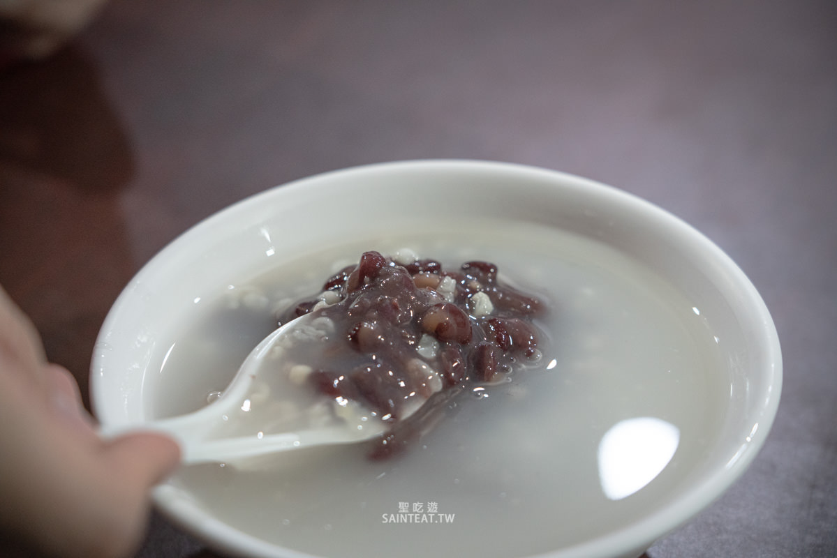 鄧家粉圓》高雄便宜冰店，招牌就是不修生意一樣好！真的是料好實在又便宜，老闆應該是做身體健康的吧？