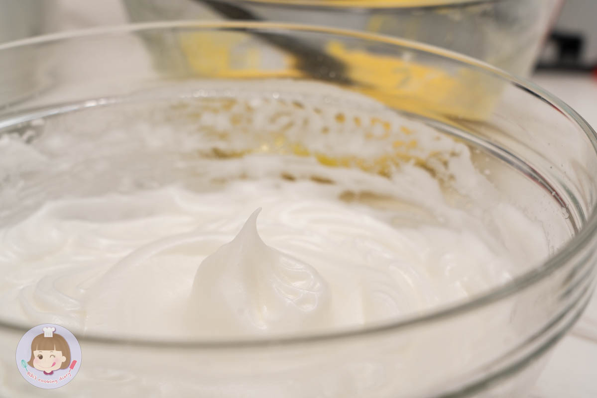 2022電子鍋推薦》東芝Toshiba 4mm極厚鍛造球釜6人份電子鍋｜煮蛋功能超方便！更強的是居然還能做蛋糕跟麵包？！