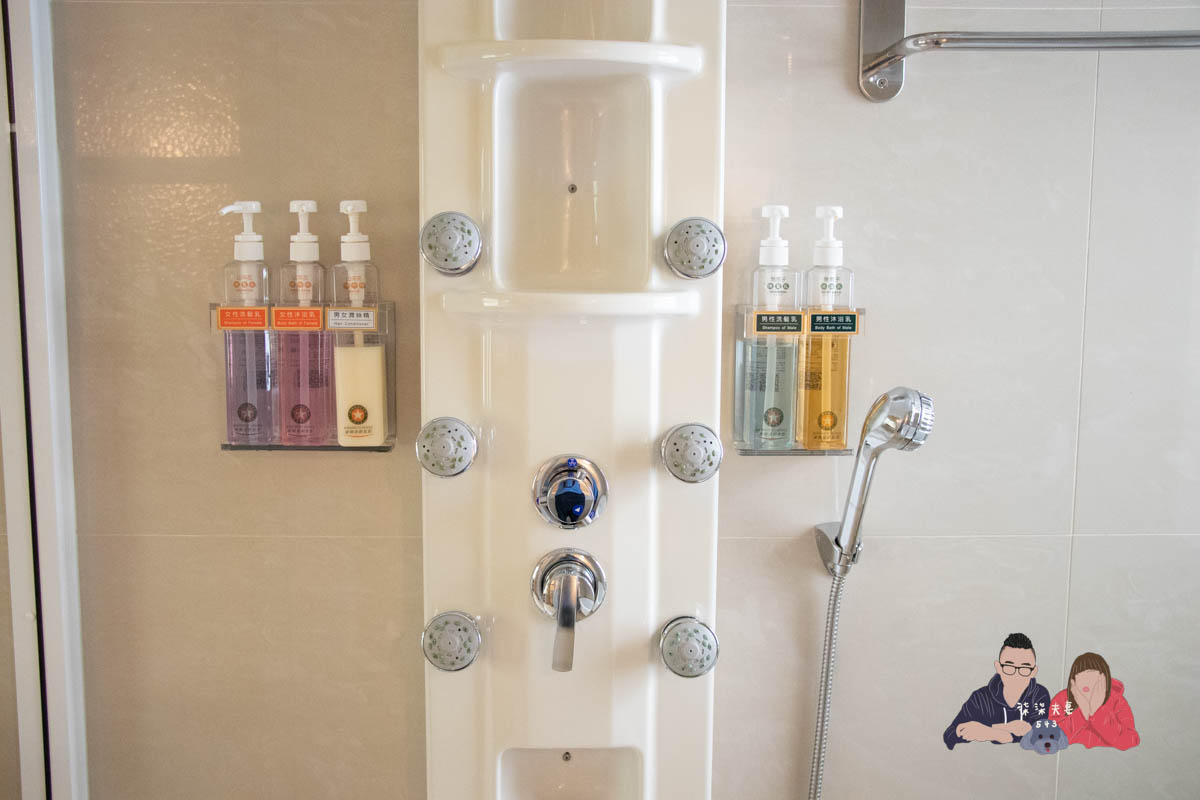 康橋商旅漢神館》高雄平價商旅住宿，宵夜沒有站前館豐富，但房間感覺還不錯。