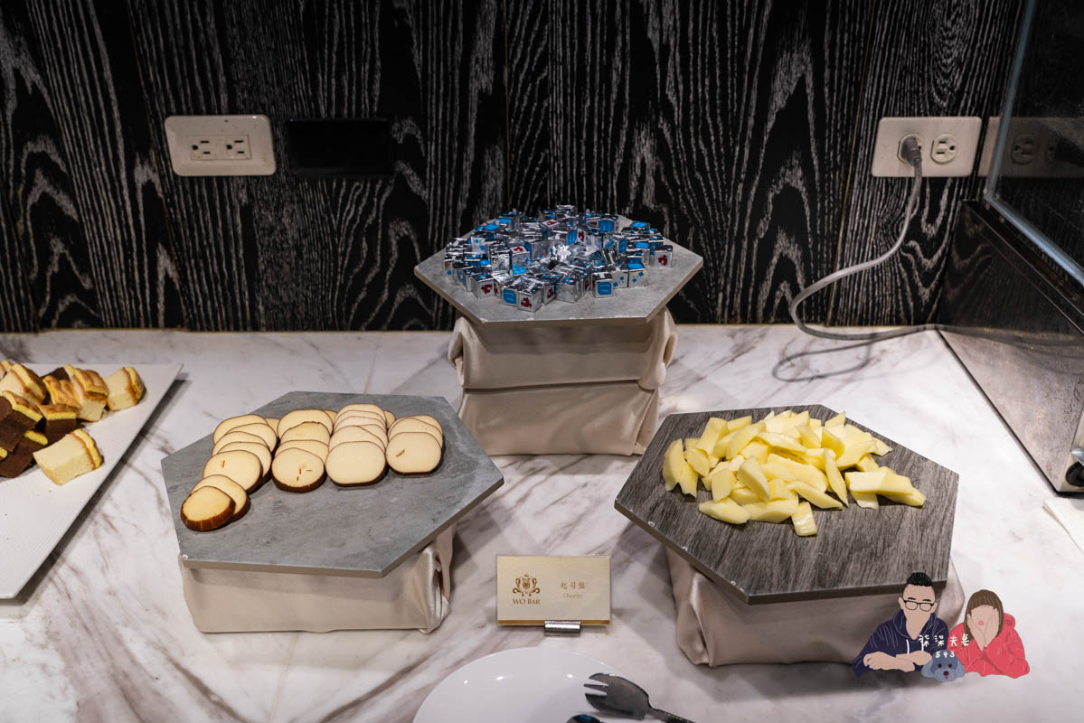 WO Hotel窩飯店》高雄平價住宿｜交通尚屬方便的便宜商旅，飯店旁有超大顆的水晶球，很夢幻～