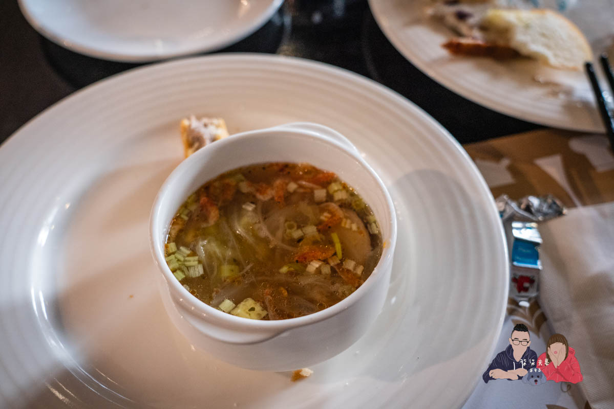 WO Hotel窩飯店》高雄平價住宿|交通尚屬方便的便宜商旅,飯店旁有超大顆的水晶球,很夢幻~ - 第30張圖 WO Hotel窩飯店》高雄平價住宿|交通尚屬方便的便宜商旅,飯店旁有超大顆的水晶球,很夢幻~