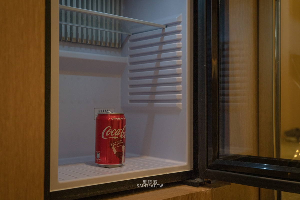 高雄翰品酒店》鹽埕愛河旁平價住宿，居然有免費啤酒喝到飽！