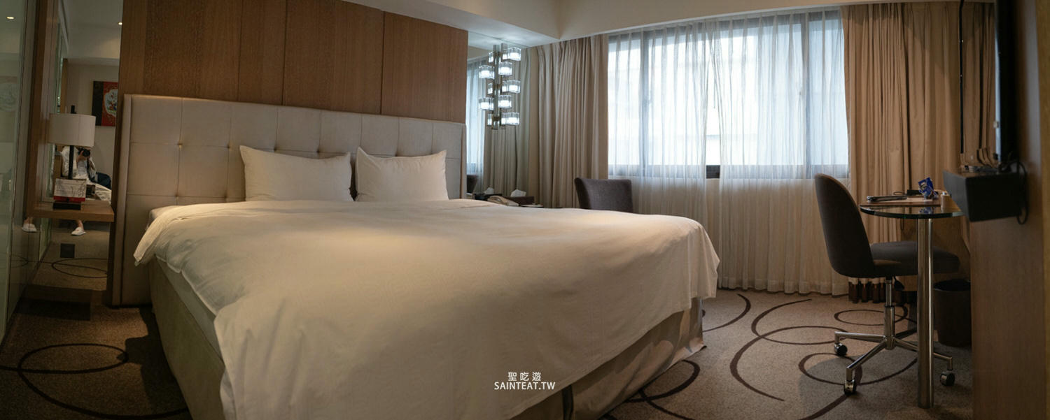 高雄翰品酒店》鹽埕愛河旁平價住宿，居然有免費啤酒喝到飽！