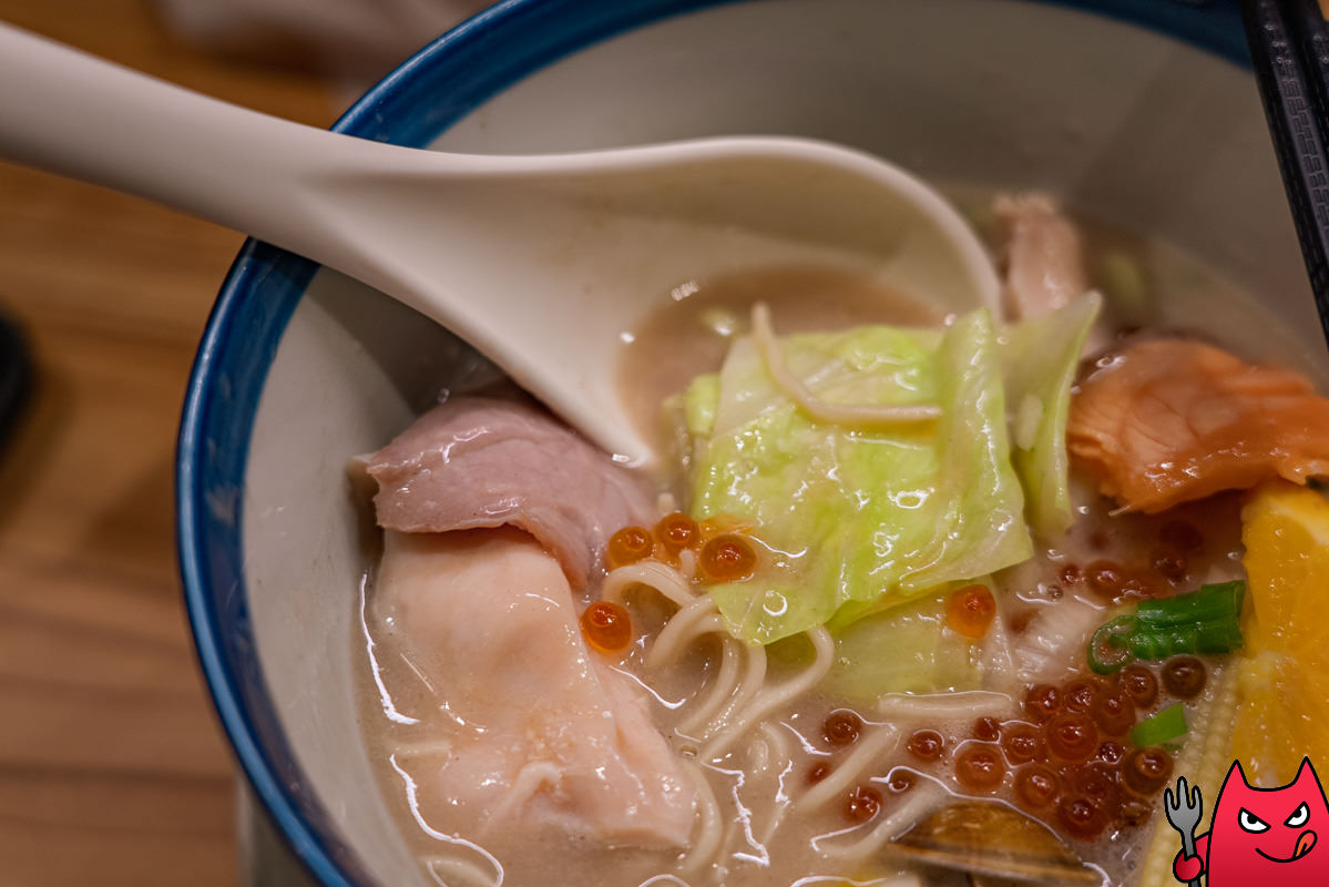 台中拉麵推薦》鮭の大助｜特濃鮭白湯加飯真的是有夠爽，獨樹一格的鮭白湯拉麵！