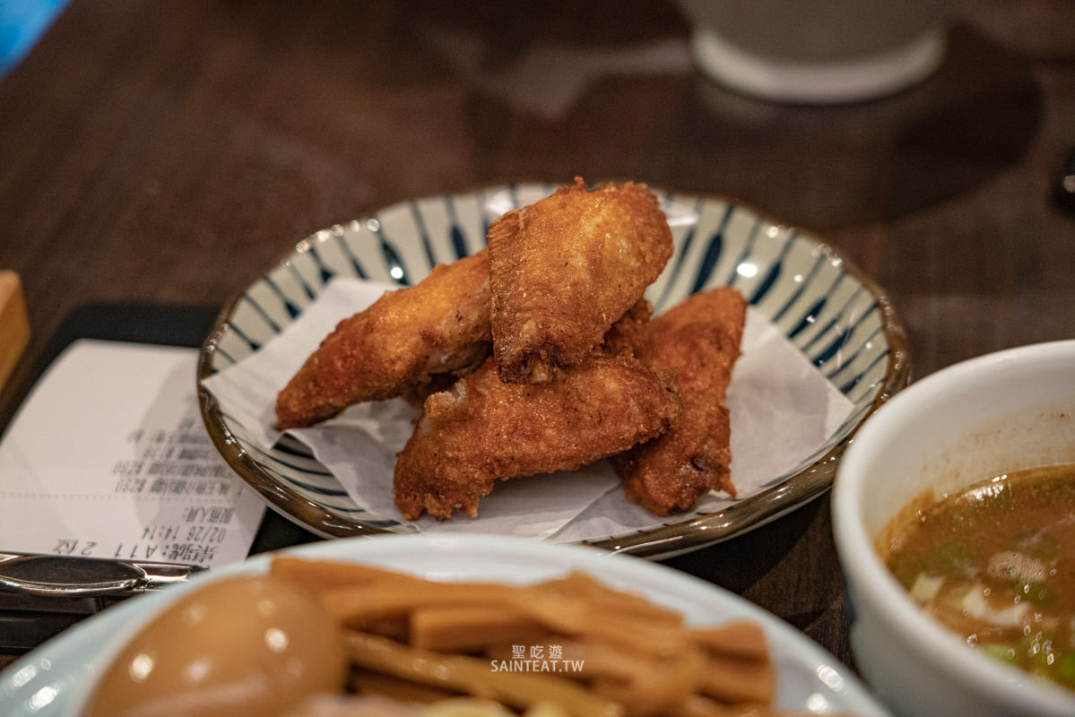 麵屋武藏本店》台北拉麵｜濃香順口的雞白湯，大推～不愛喝拉麵湯也忍不住把他喝光光！