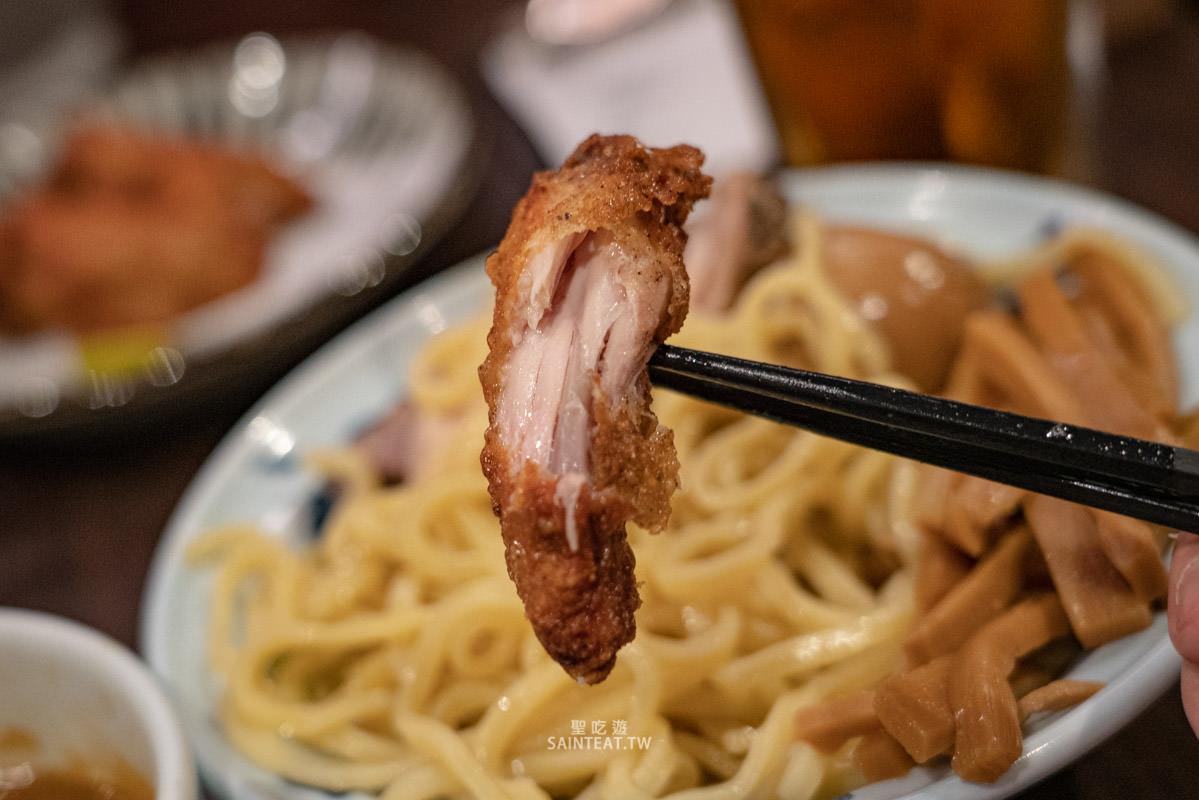 麵屋武藏本店》台北拉麵｜濃香順口的雞白湯，大推～不愛喝拉麵湯也忍不住把他喝光光！
