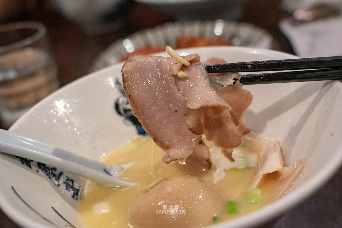麵屋武藏本店》台北拉麵｜濃香順口的雞白湯，大推～不愛喝拉麵湯也忍不住把他喝光光！