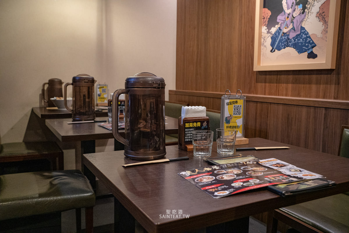 麵屋武藏本店》台北拉麵｜濃香順口的雞白湯，大推～不愛喝拉麵湯也忍不住把他喝光光！
