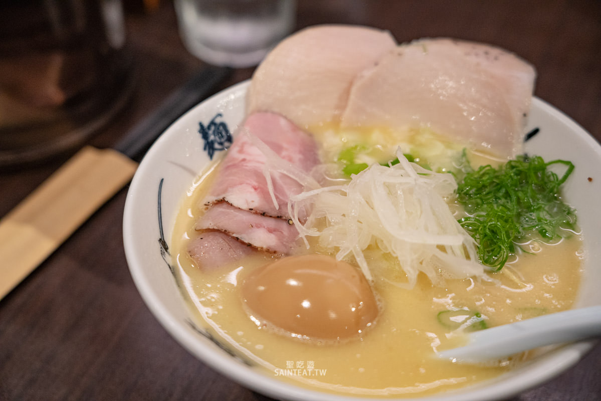 麵屋武藏本店》台北拉麵｜濃香順口的雞白湯，大推～不愛喝拉麵湯也忍不住把他喝光光！