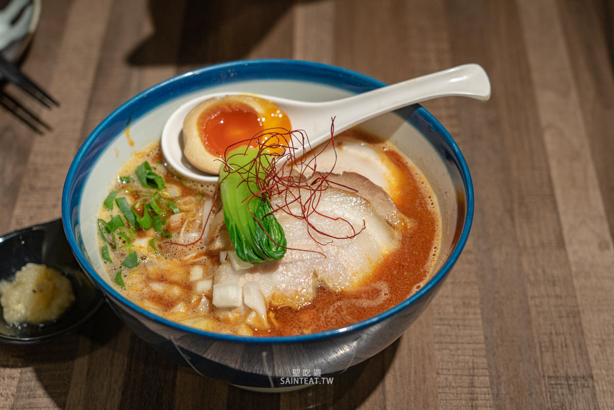 麵屋輝》台北拉麵推薦|炸雞完美,無懈可擊的好吃!但拉麵我覺得沒那麼出色。 - 第17張圖 麵屋輝》台北拉麵推薦|炸雞完美,無懈可擊的好吃!但拉麵我覺得沒那麼出色。