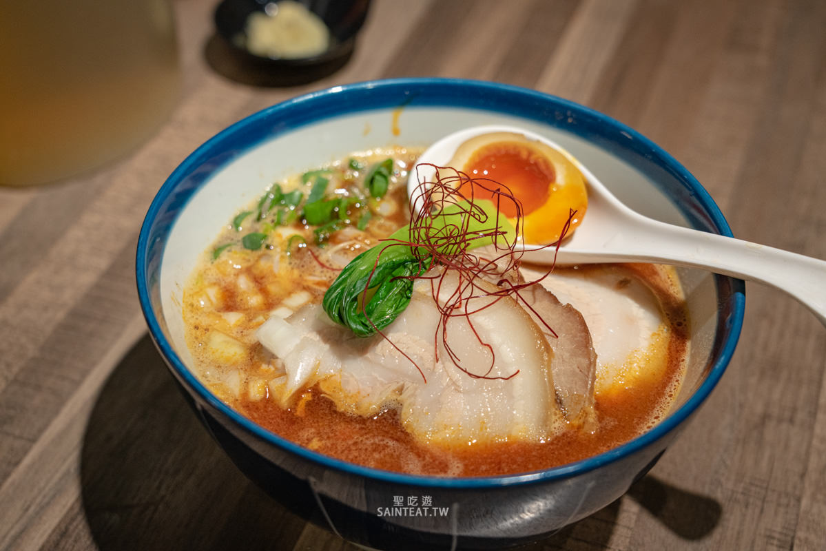 麵屋輝》台北拉麵推薦|炸雞完美,無懈可擊的好吃!但拉麵我覺得沒那麼出色。 - 第16張圖 麵屋輝》台北拉麵推薦|炸雞完美,無懈可擊的好吃!但拉麵我覺得沒那麼出色。
