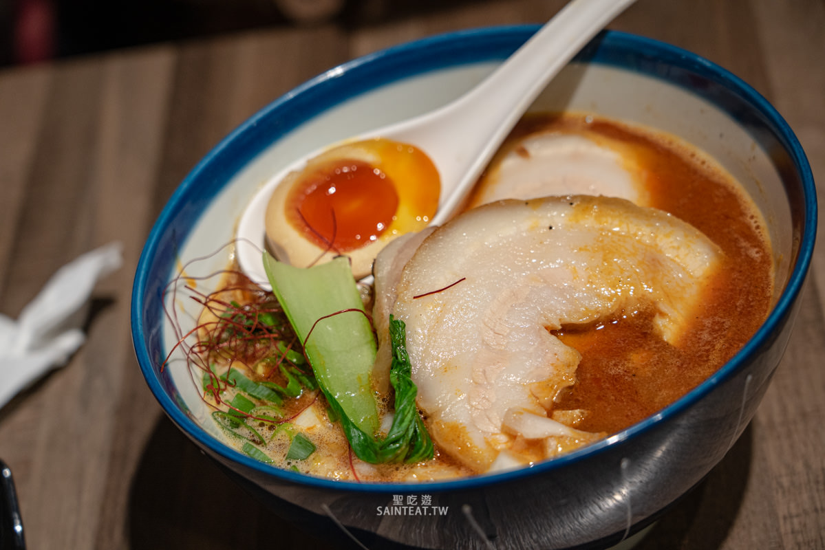 麵屋輝》台北拉麵推薦|炸雞完美,無懈可擊的好吃!但拉麵我覺得沒那麼出色。 - 第18張圖 麵屋輝》台北拉麵推薦|炸雞完美,無懈可擊的好吃!但拉麵我覺得沒那麼出色。