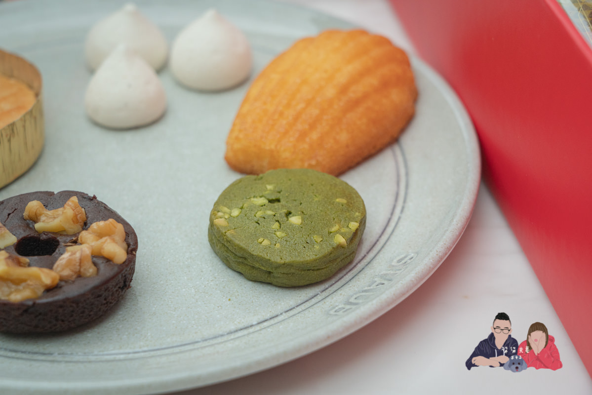 AMOUREUX暖法菓子》台中喜餅極度推薦！從外盒到餅乾，所有細節都做到極致的喜餅禮盒！