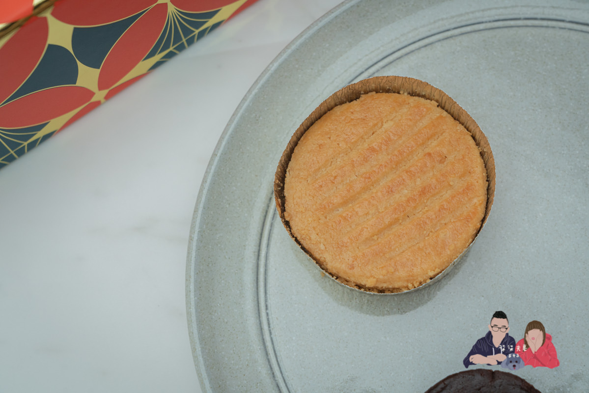 AMOUREUX暖法菓子》台中喜餅極度推薦！從外盒到餅乾，所有細節都做到極致的喜餅禮盒！