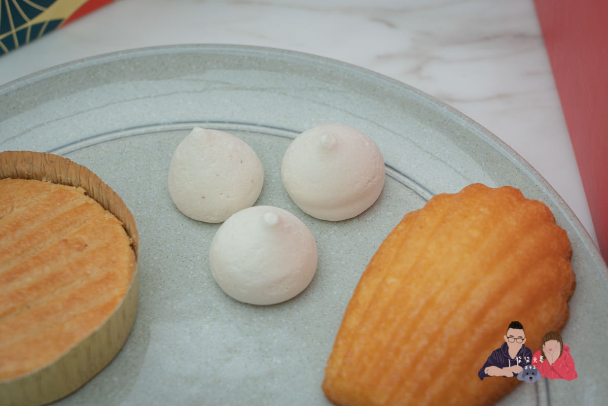 AMOUREUX暖法菓子》台中喜餅極度推薦！從外盒到餅乾，所有細節都做到極致的喜餅禮盒！