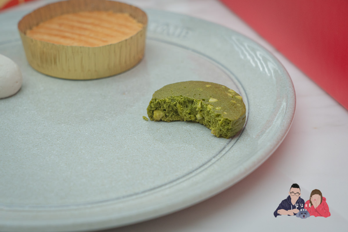 AMOUREUX暖法菓子》台中喜餅極度推薦！從外盒到餅乾，所有細節都做到極致的喜餅禮盒！