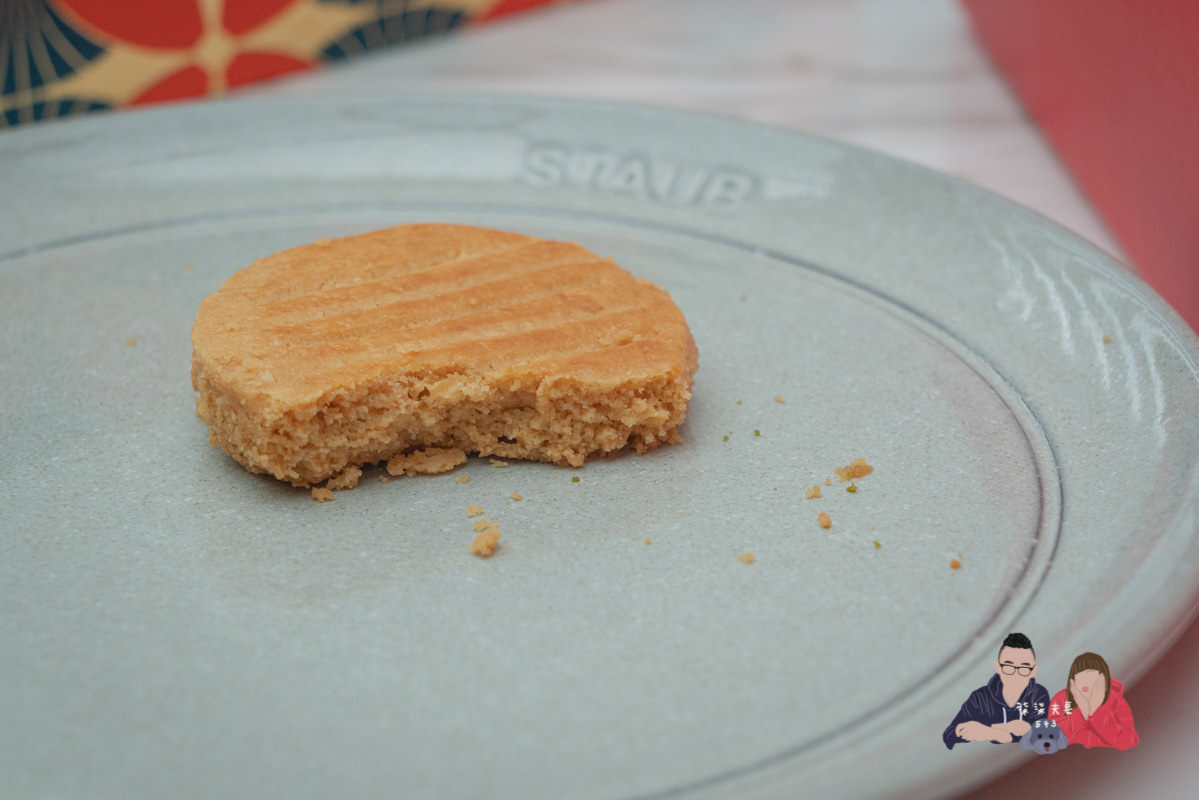 AMOUREUX暖法菓子》台中喜餅極度推薦！從外盒到餅乾，所有細節都做到極致的喜餅禮盒！