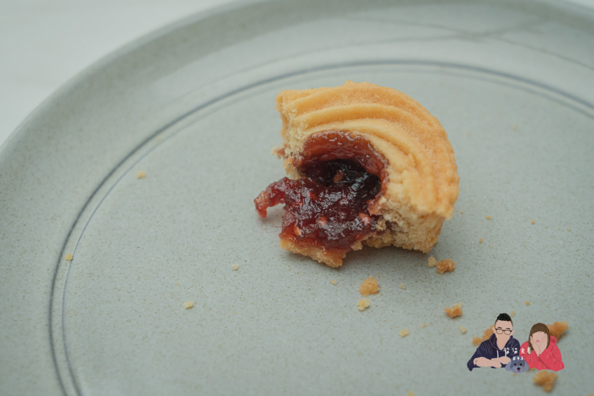 AMOUREUX暖法菓子》台中喜餅極度推薦！從外盒到餅乾，所有細節都做到極致的喜餅禮盒！