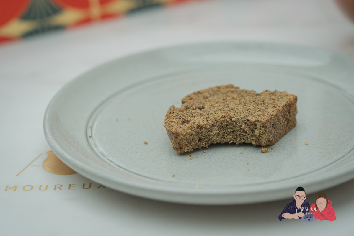 AMOUREUX暖法菓子》台中喜餅極度推薦！從外盒到餅乾，所有細節都做到極致的喜餅禮盒！