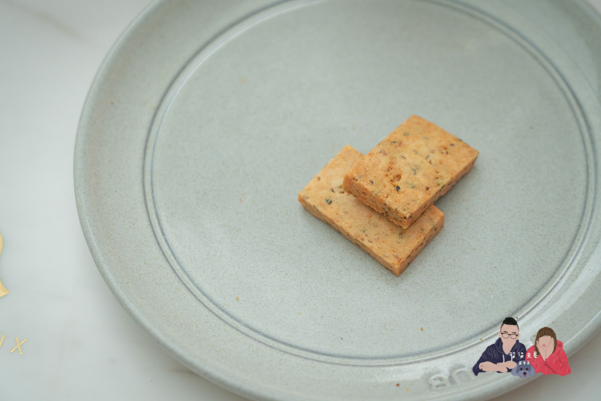 AMOUREUX暖法菓子》台中喜餅極度推薦！從外盒到餅乾，所有細節都做到極致的喜餅禮盒！