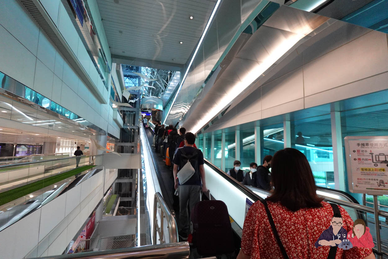 日月亭平安停車場桃園機場54號接駁點前往第二航廈 (14)