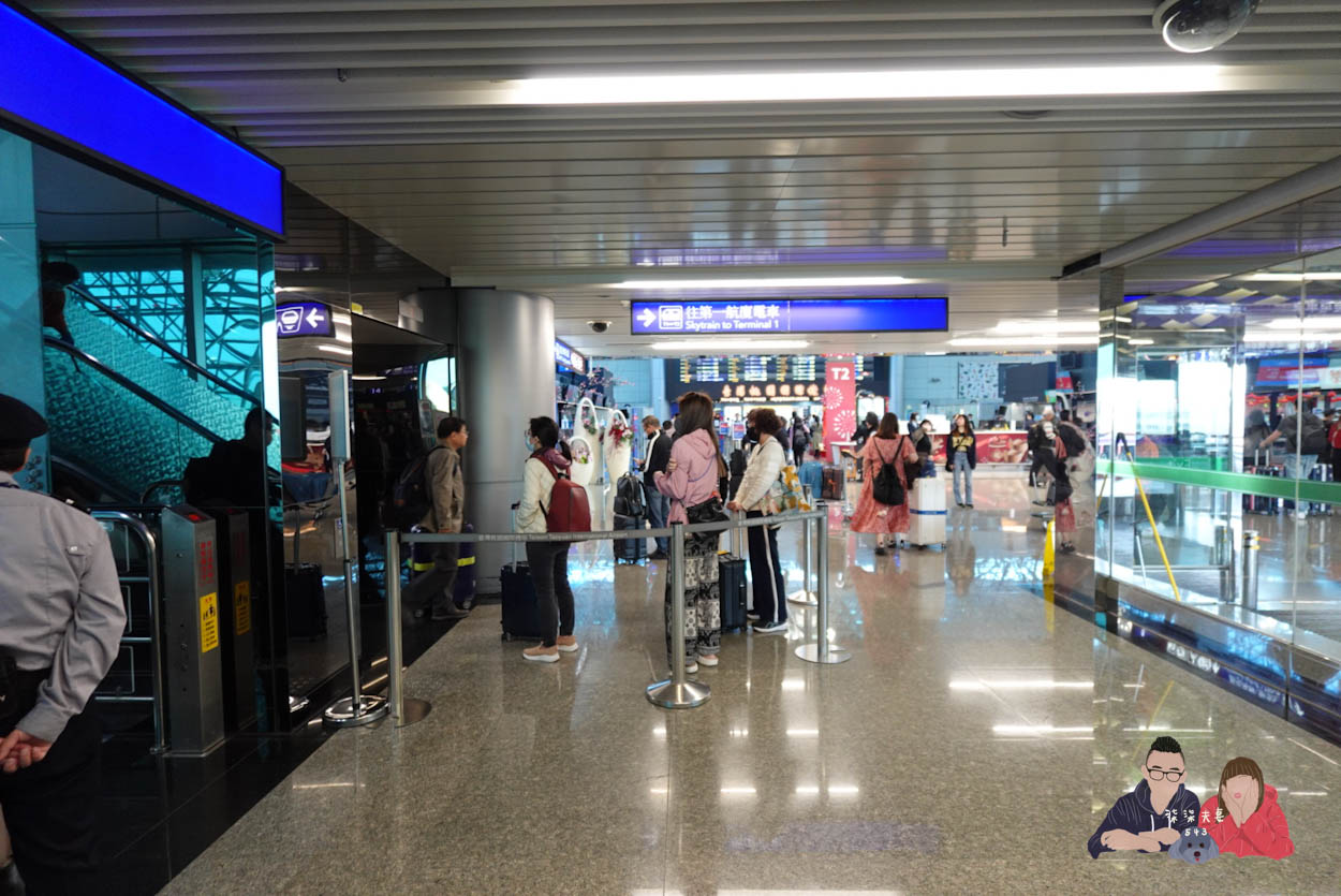 日月亭平安停車場桃園機場54號接駁點前往第二航廈 (15)