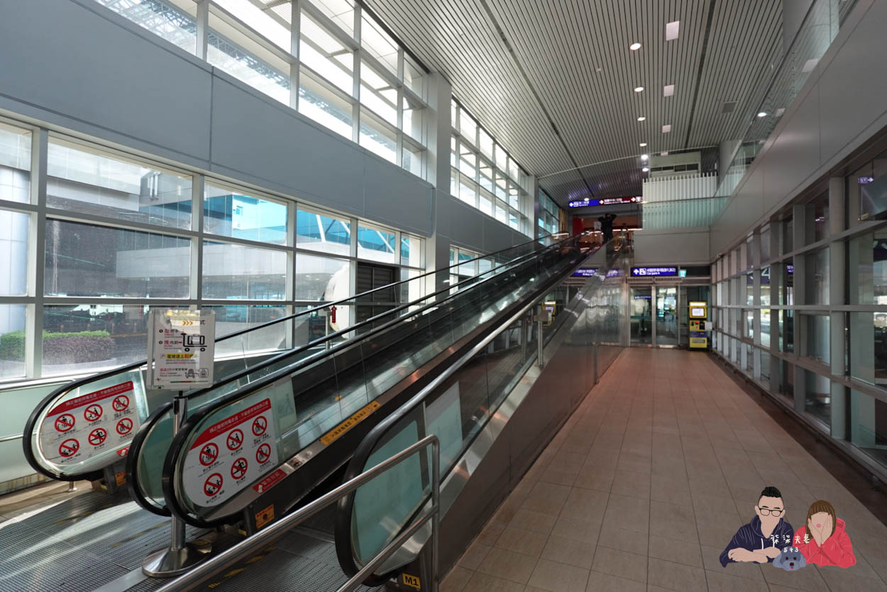 日月亭平安停車場桃園機場54號接駁點前往第二航廈 (3)