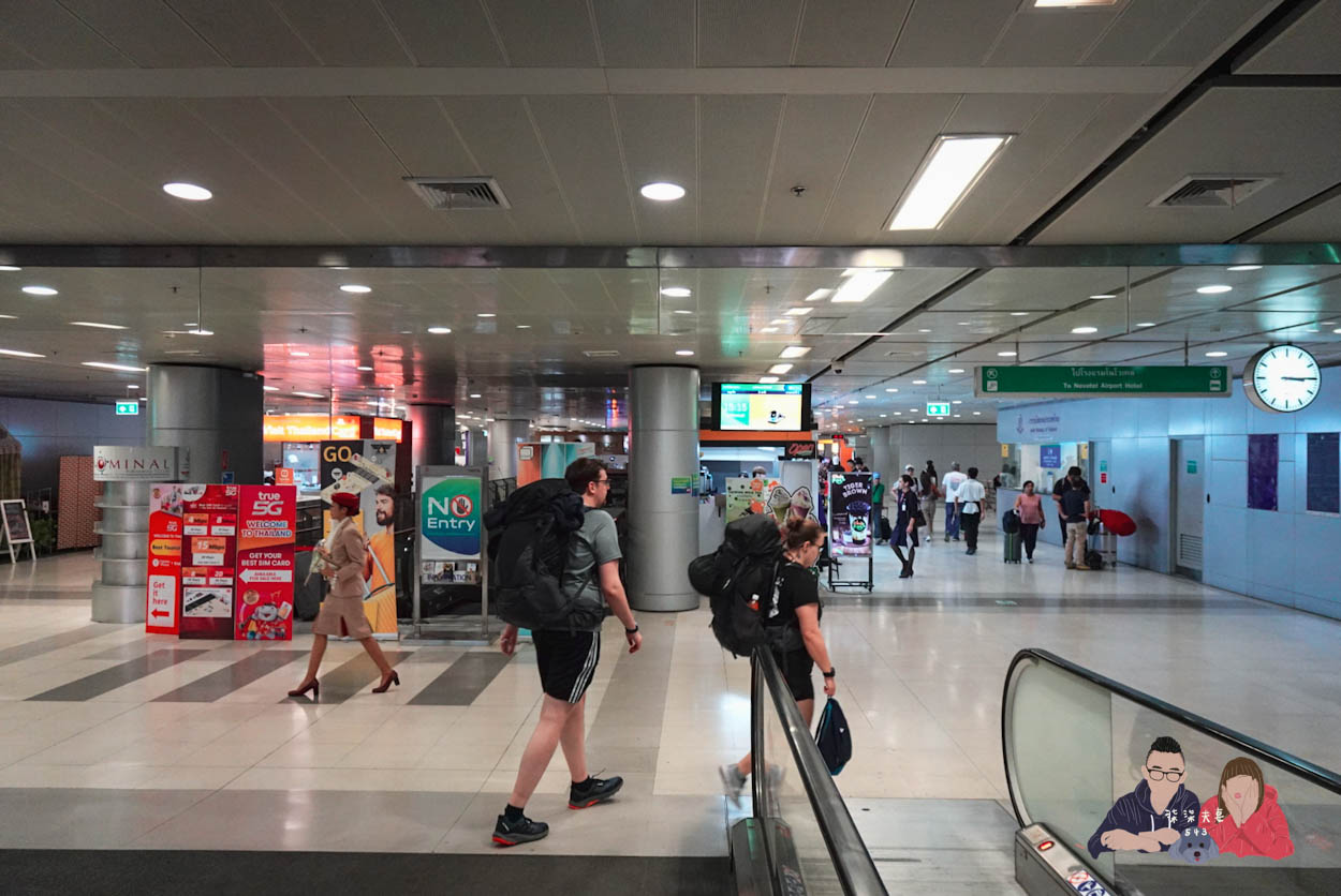 曼谷機場換錢》最推薦的泰銖換匯方式,BKK素萬那普機場地下樓層換錢怎麼走?給妳完整路線指引不迷路! - 第7張圖 泰國機場換匯B層 (6)