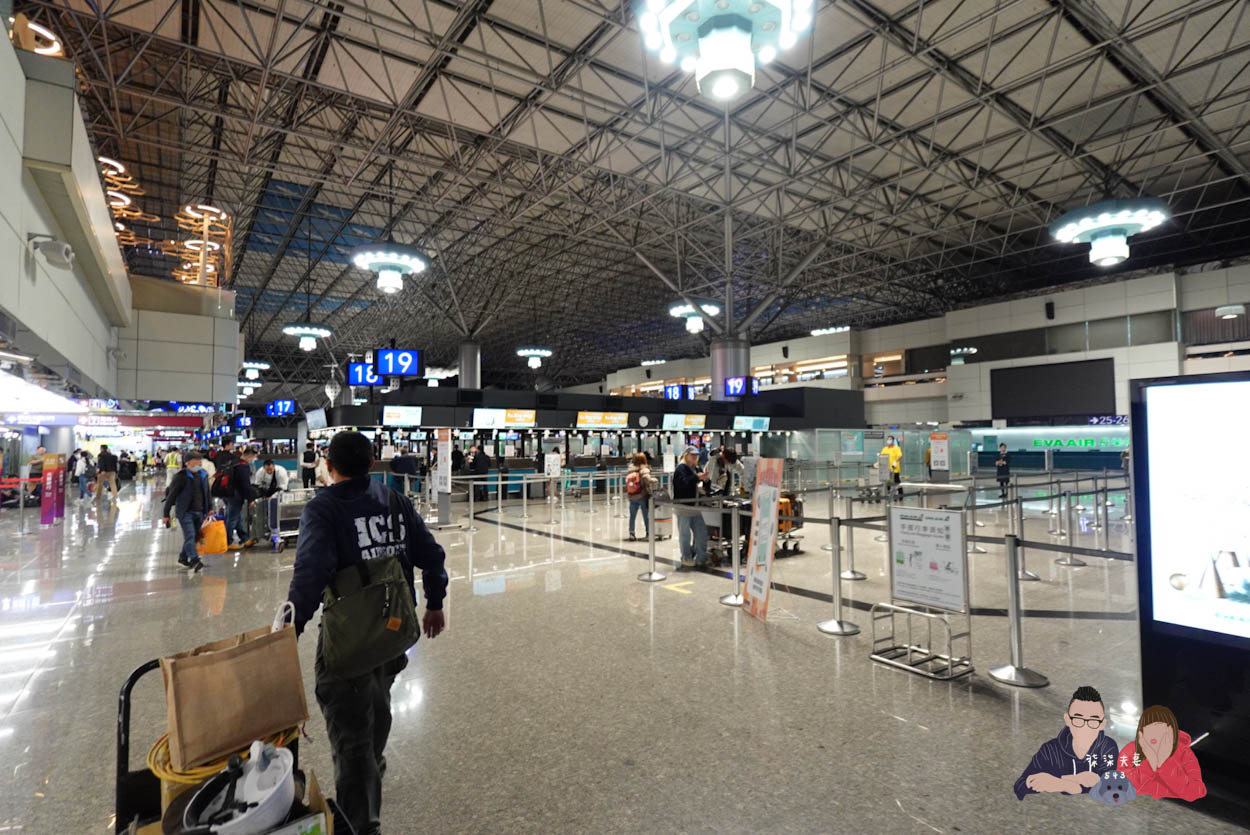 P4停車場往二航廈報到大廳 (1)