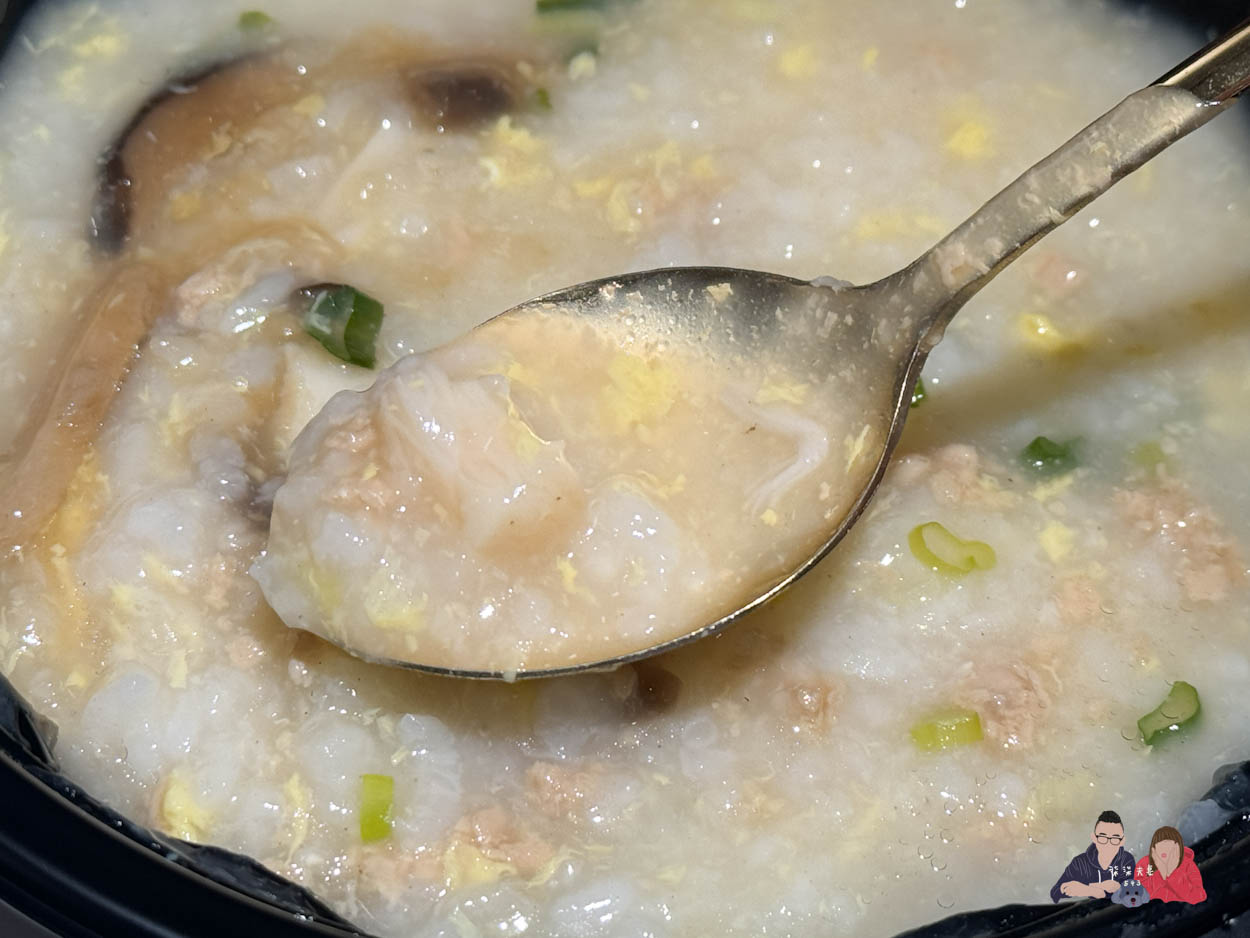 全家微波食品/甜點筆記》吃過的25項食物評比大集合,靠友善食光吃遍超商美食!- 持續增加中 - 第25張圖 全家滑蛋干貝雞茸麵 (4)