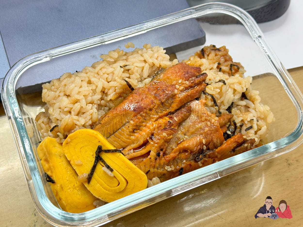 全家微波食品/甜點筆記》吃過的25項食物評比大集合,靠友善食光吃遍超商美食!- 持續增加中 - 第43張圖 全家蒲燒玉子鰻飯 (3)