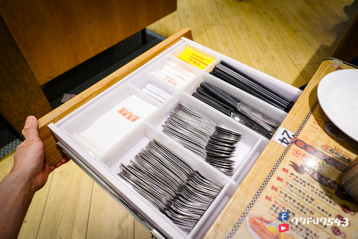 紅茶冰室尖沙咀店》小紅書超夯名店,一組鎮店之寶冰火波蘿油搭紅茶冰30元推薦必點! - 第11張圖 紅茶冰室尖沙咀 (24)